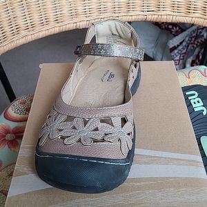 Women's sandals